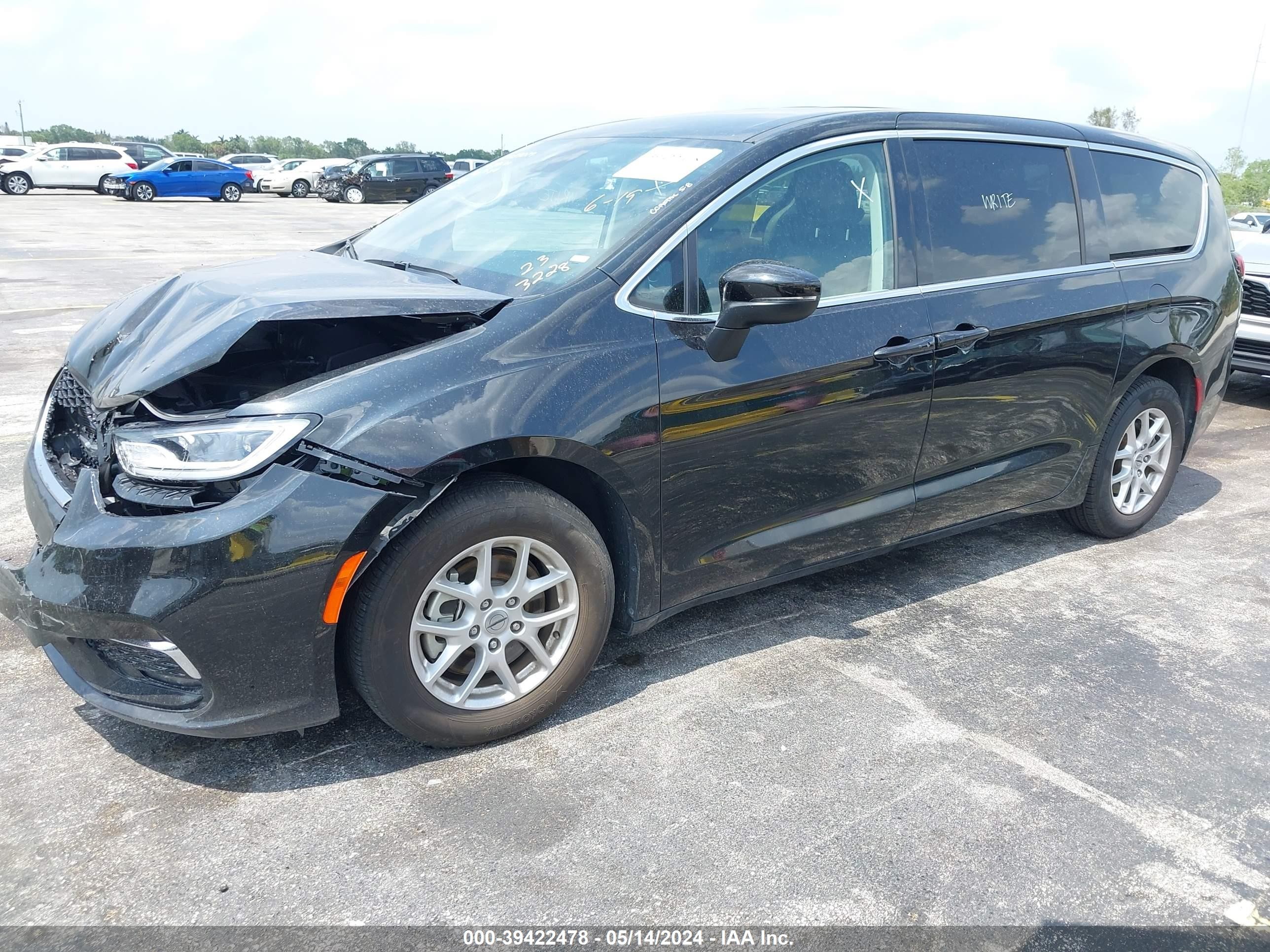 Photo 1 VIN: 2C4RC1BG0PR553228 - CHRYSLER PACIFICA 