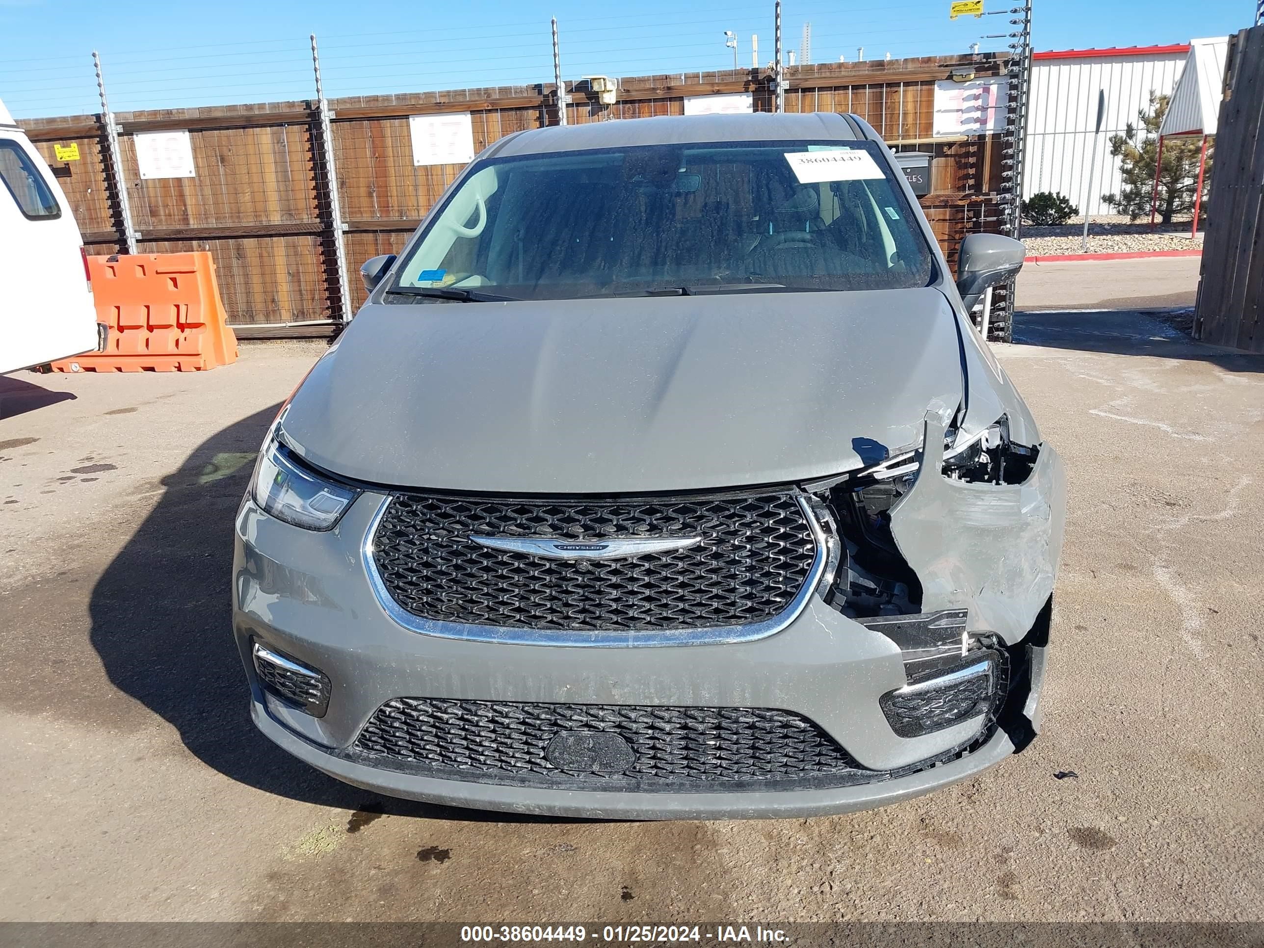 Photo 11 VIN: 2C4RC1BG0PR577254 - CHRYSLER PACIFICA 