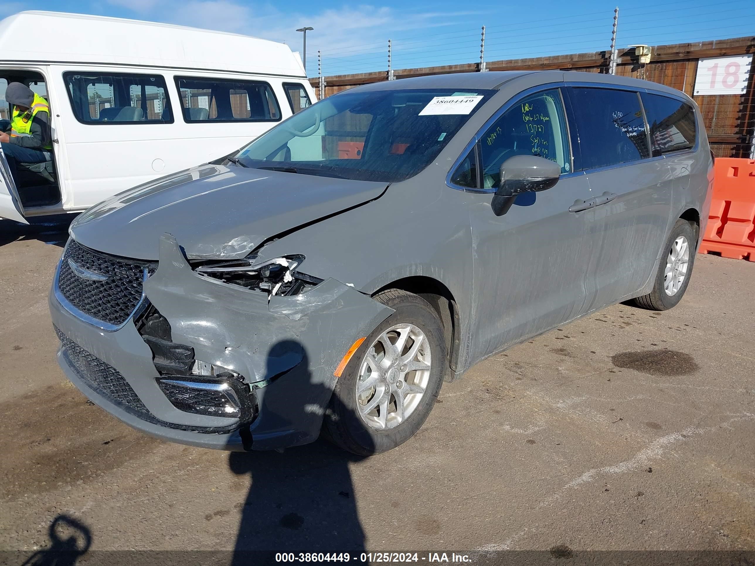 Photo 5 VIN: 2C4RC1BG0PR577254 - CHRYSLER PACIFICA 