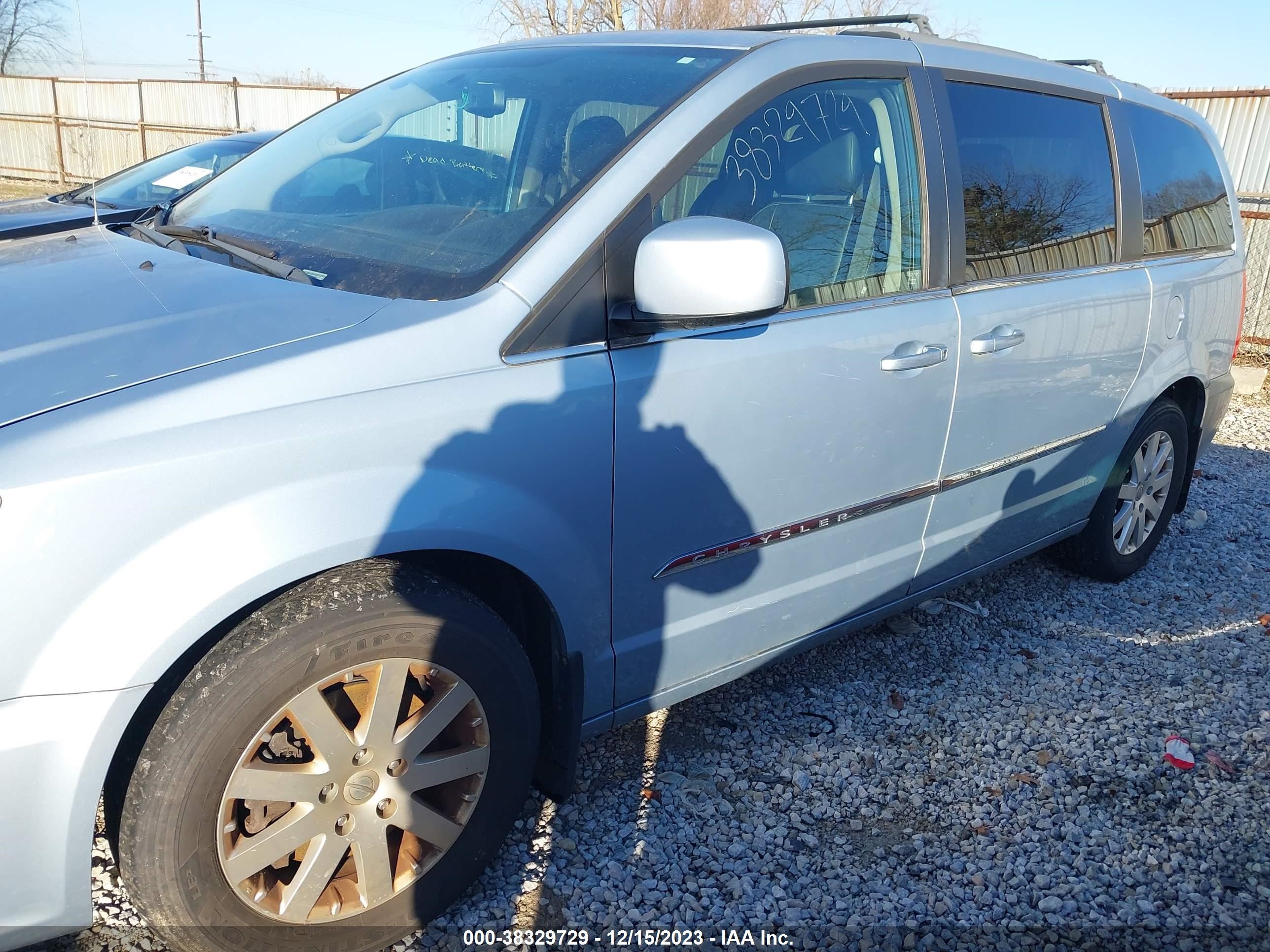 Photo 4 VIN: 2C4RC1BG1DR557719 - CHRYSLER TOWN & COUNTRY 