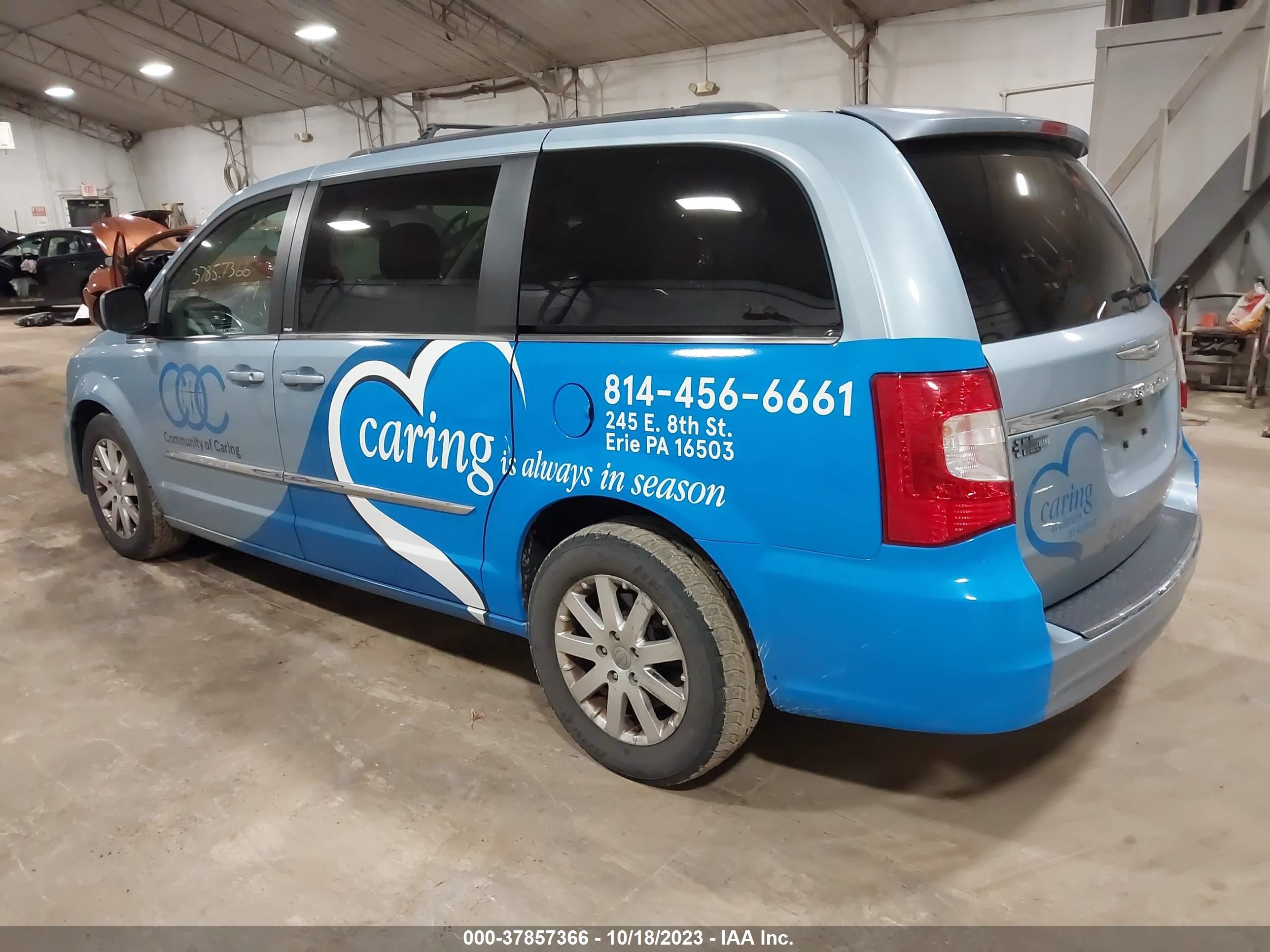 Photo 2 VIN: 2C4RC1BG1DR648926 - CHRYSLER TOWN & COUNTRY 