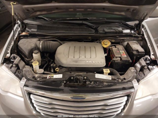 Photo 9 VIN: 2C4RC1BG1ER271368 - CHRYSLER TOWN & COUNTRY 