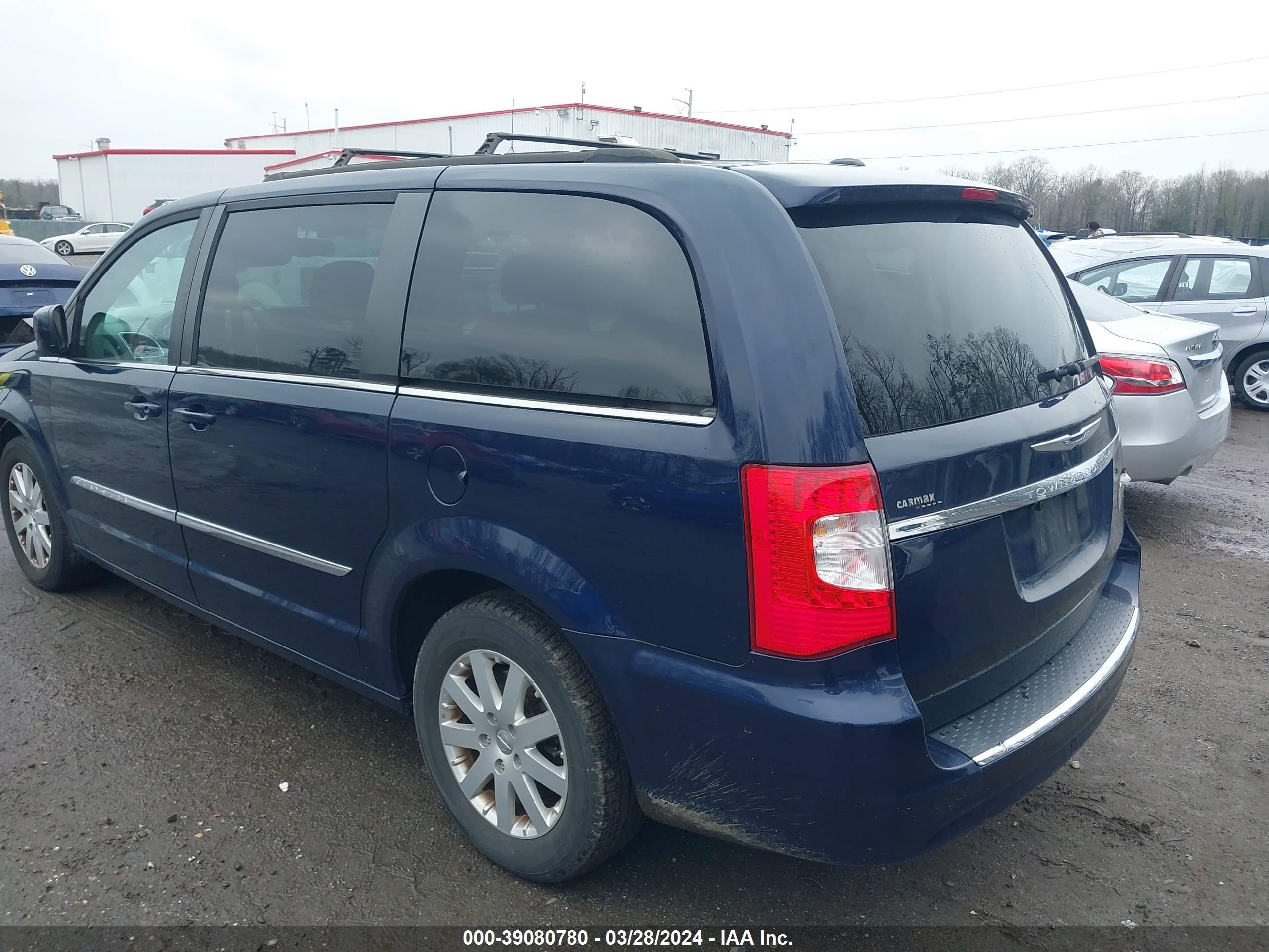 Photo 2 VIN: 2C4RC1BG1ER330225 - CHRYSLER TOWN & COUNTRY 