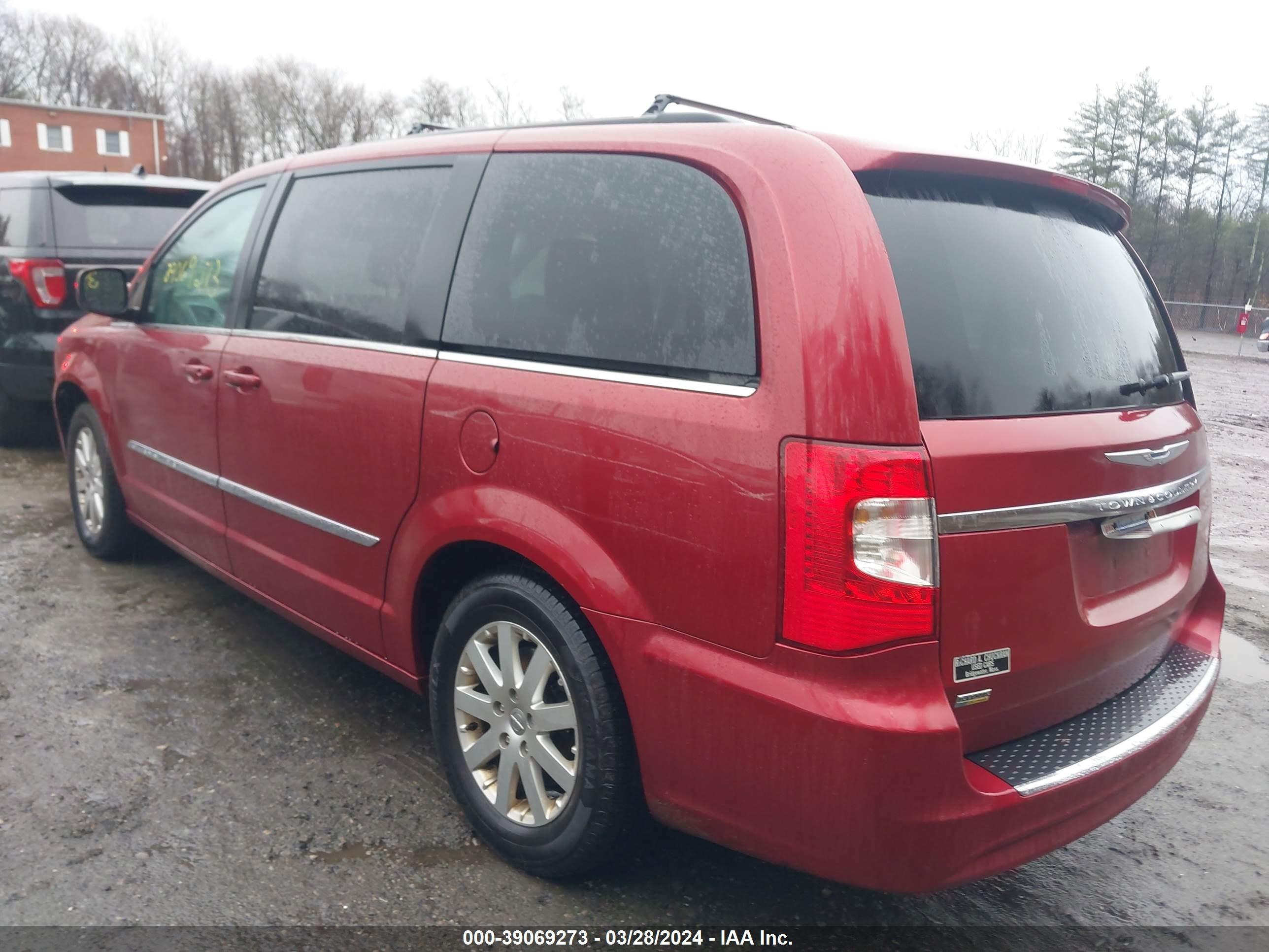 Photo 2 VIN: 2C4RC1BG1FR626329 - CHRYSLER TOWN & COUNTRY 