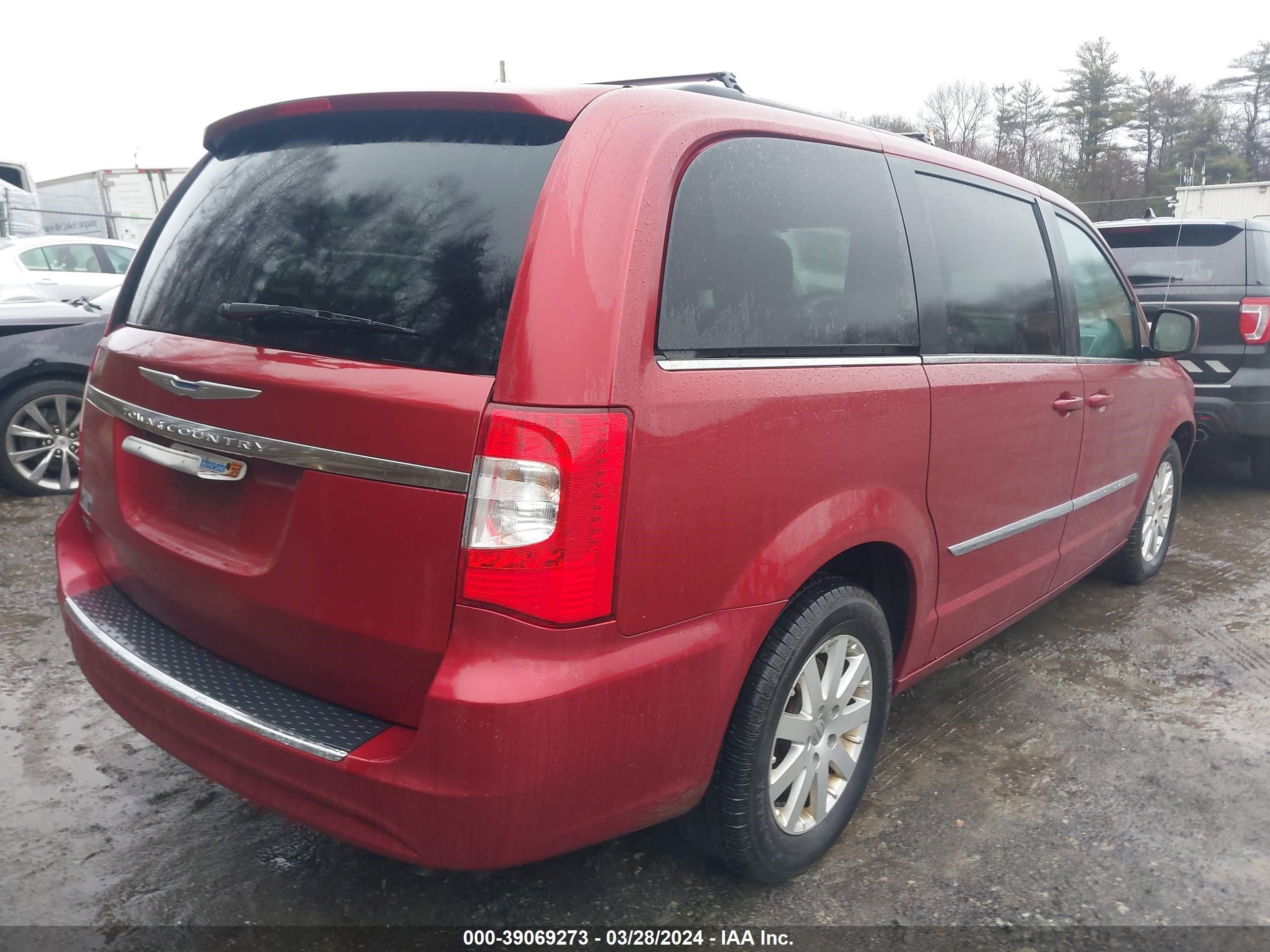 Photo 3 VIN: 2C4RC1BG1FR626329 - CHRYSLER TOWN & COUNTRY 