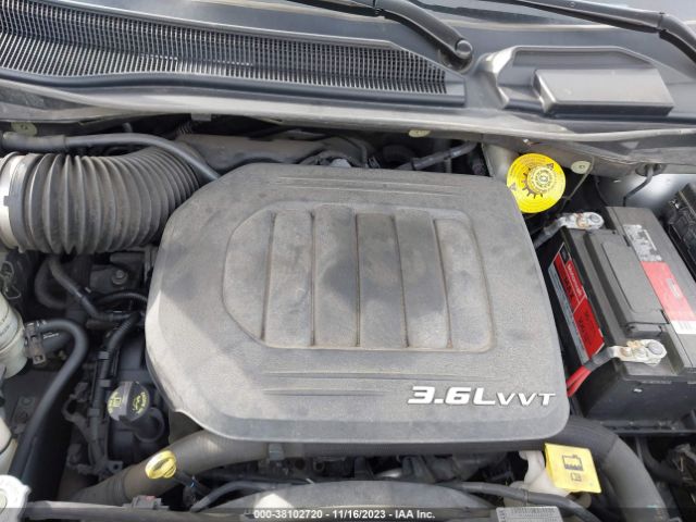 Photo 9 VIN: 2C4RC1BG1FR628730 - CHRYSLER TOWN & COUNTRY 