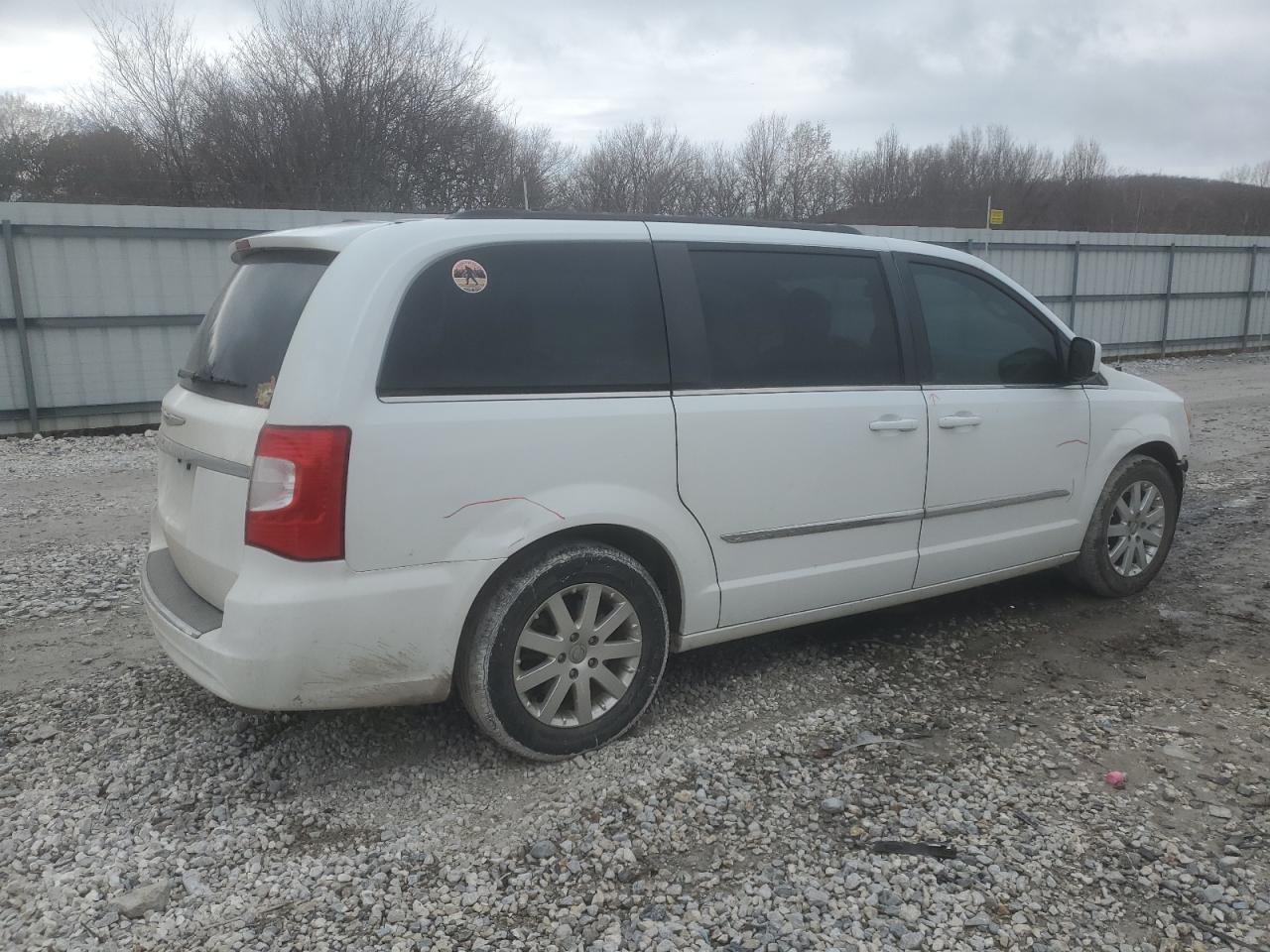 Photo 2 VIN: 2C4RC1BG1FR739603 - CHRYSLER TOWN & COUNTRY 