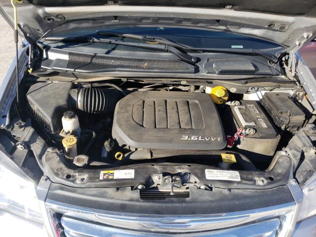 Photo 6 VIN: 2C4RC1BG1FR741741 - CHRYSLER TOWN & COU 