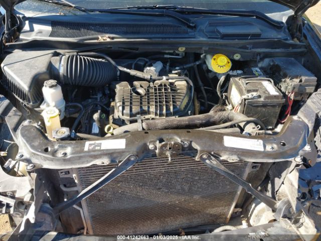 Photo 9 VIN: 2C4RC1BG1GR165408 - CHRYSLER TOWN AND COUNTRY 