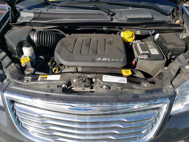 Photo 6 VIN: 2C4RC1BG1GR213974 - CHRYSLER TOWN & COU 