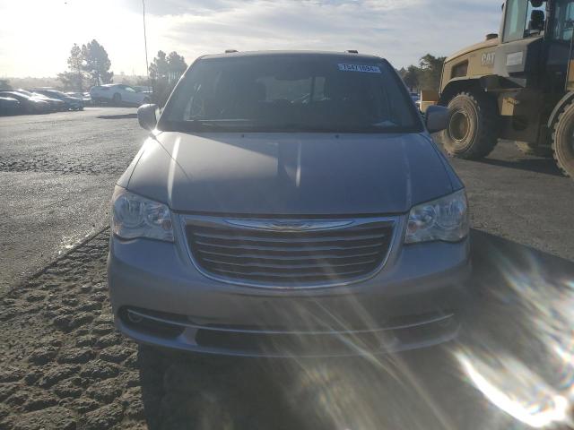 Photo 4 VIN: 2C4RC1BG1GR229172 - CHRYSLER TOWN & COU 