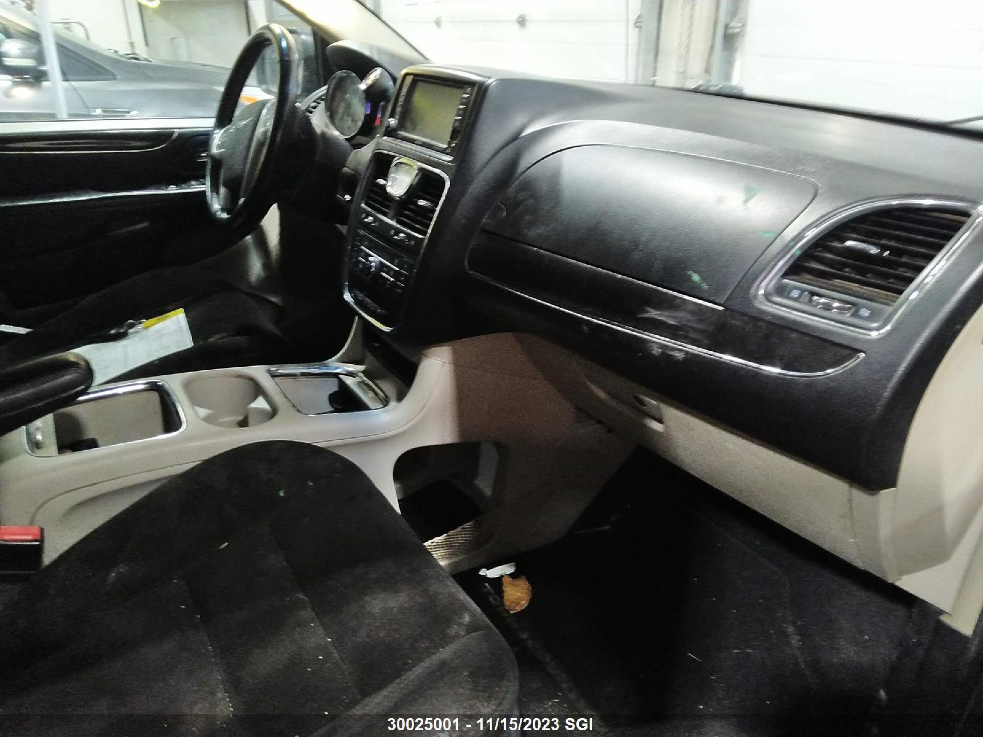 Photo 4 VIN: 2C4RC1BG1GR286195 - CHRYSLER TOWN & COUNTRY 