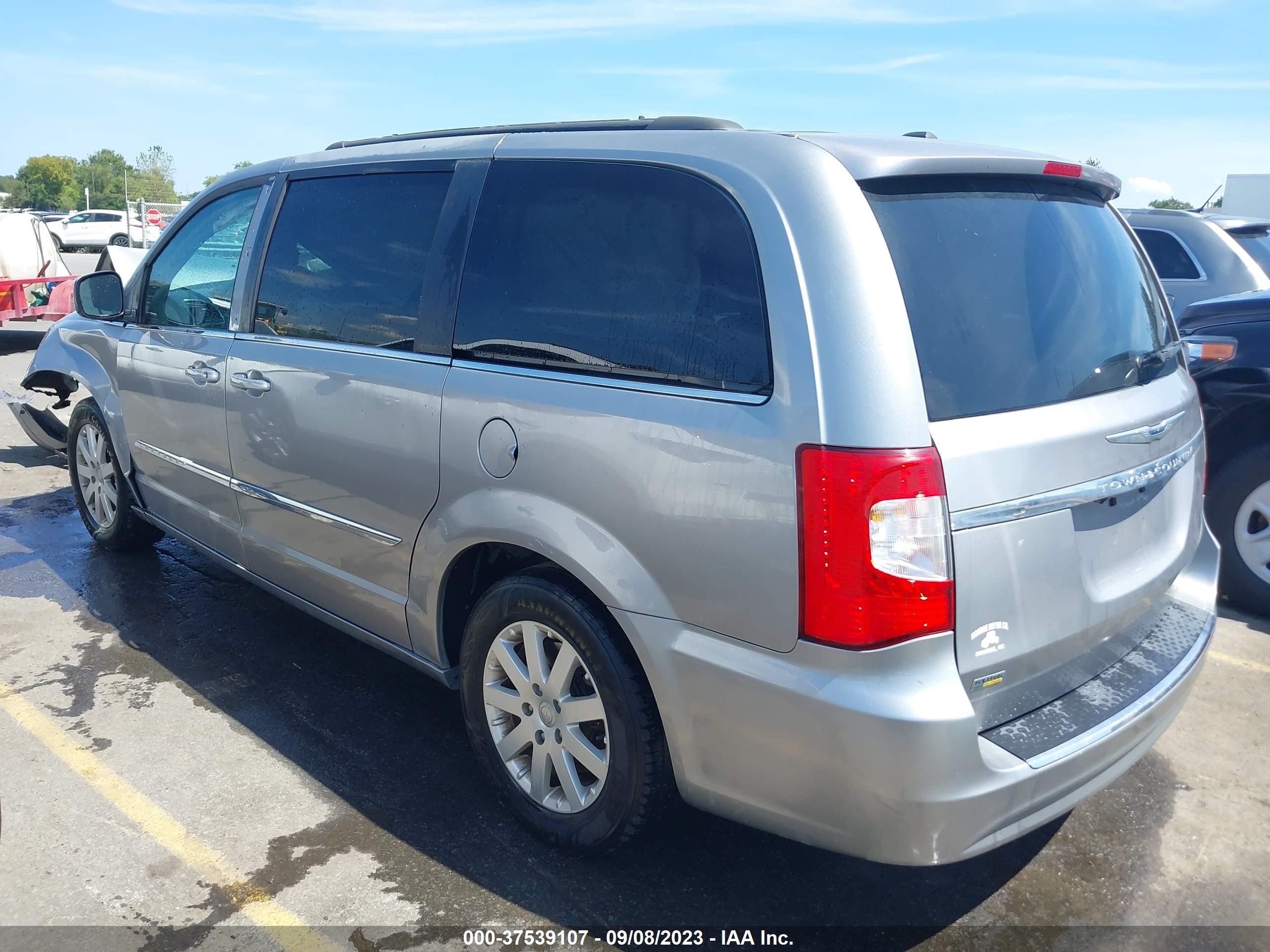 Photo 13 VIN: 2C4RC1BG1GR288898 - CHRYSLER TOWN & COUNTRY 