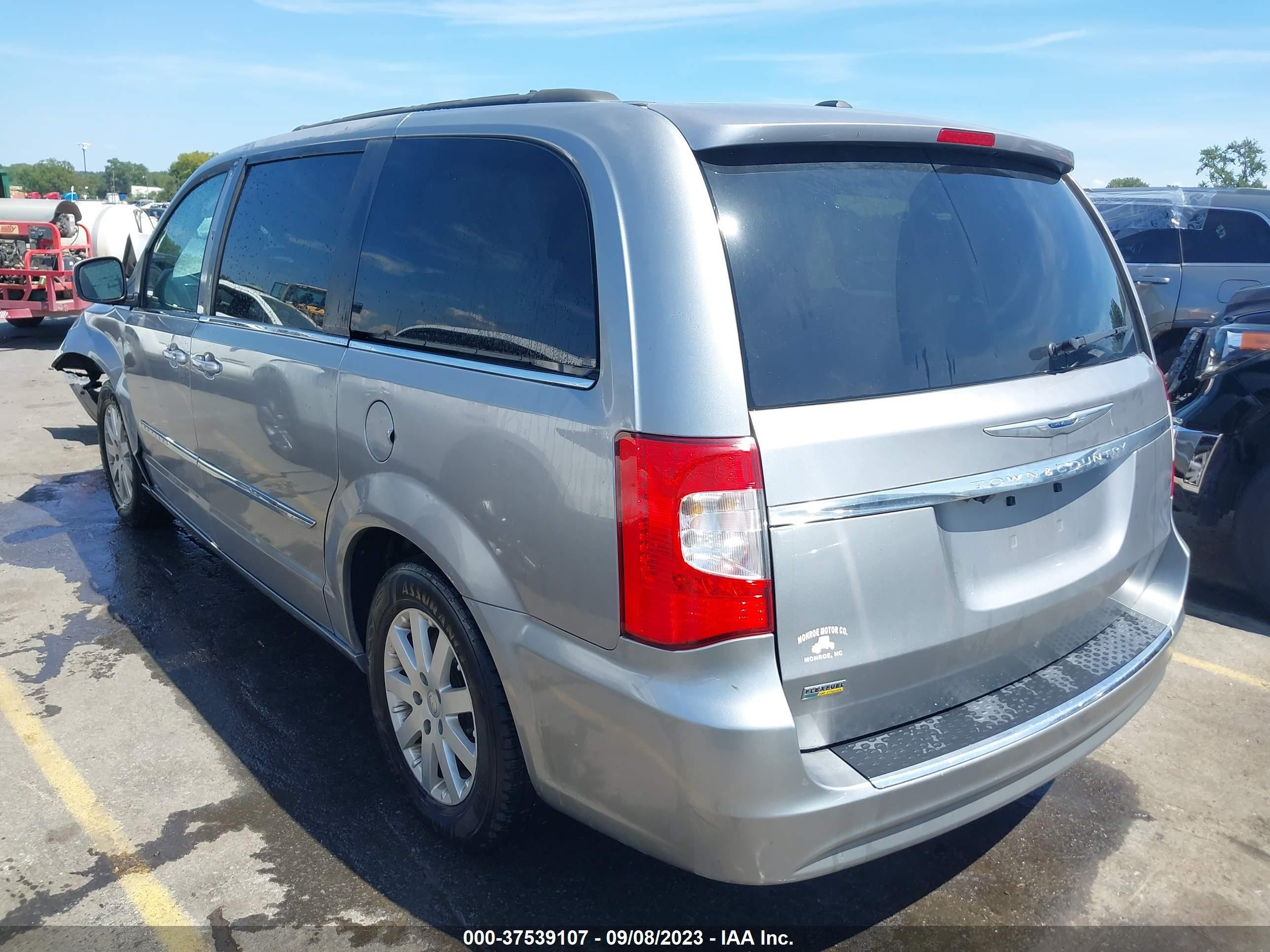 Photo 2 VIN: 2C4RC1BG1GR288898 - CHRYSLER TOWN & COUNTRY 