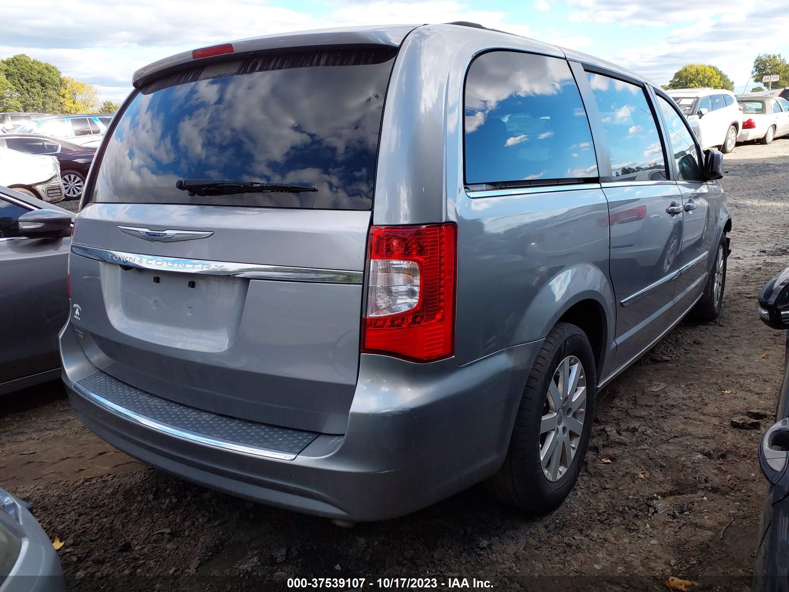 Photo 3 VIN: 2C4RC1BG1GR288898 - CHRYSLER TOWN & COUNTRY 