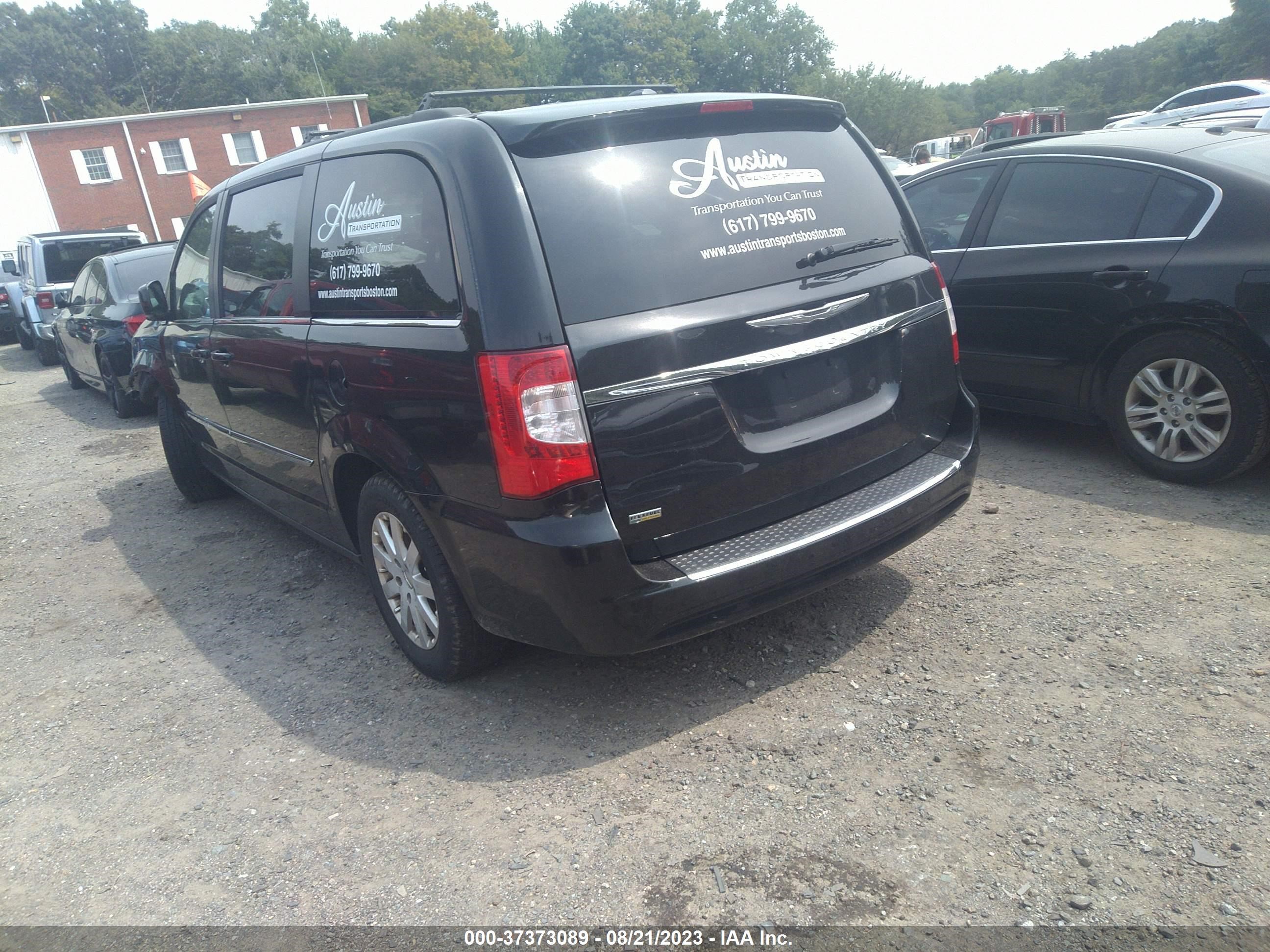 Photo 2 VIN: 2C4RC1BG1GR289615 - CHRYSLER TOWN & COUNTRY 