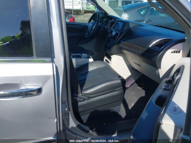 Photo 4 VIN: 2C4RC1BG1GR305795 - CHRYSLER TOWN & COUNTRY 