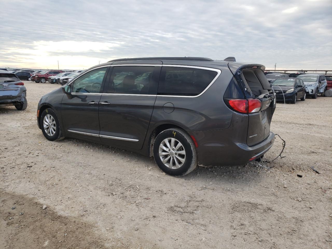 Photo 1 VIN: 2C4RC1BG1HR505755 - CHRYSLER PACIFICA 