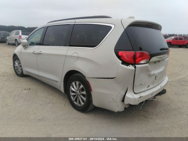 Photo 2 VIN: 2C4RC1BG1HR598907 - CHRYSLER PACIFICA 