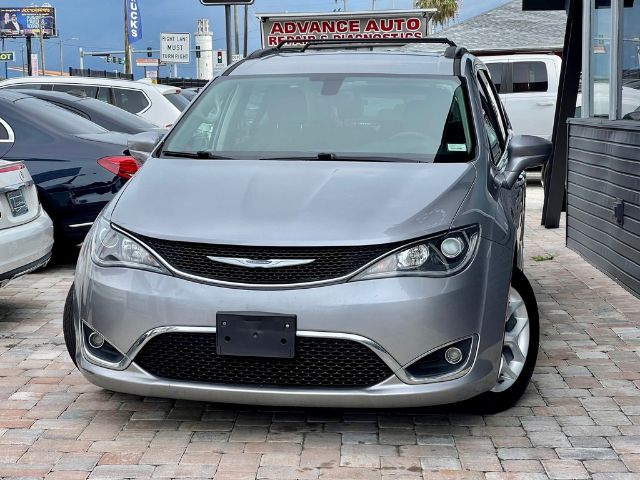 Photo 1 VIN: 2C4RC1BG1HR822967 - CHRYSLER PACIFICA 