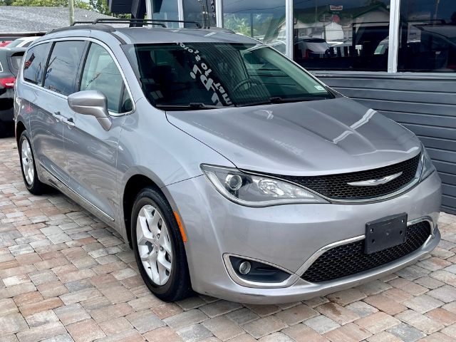 Photo 3 VIN: 2C4RC1BG1HR822967 - CHRYSLER PACIFICA 