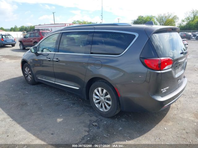 Photo 2 VIN: 2C4RC1BG1JR115356 - CHRYSLER PACIFICA 