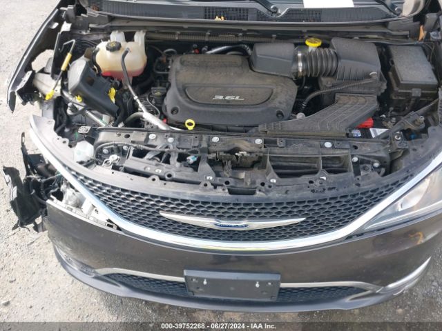 Photo 9 VIN: 2C4RC1BG1JR115356 - CHRYSLER PACIFICA 