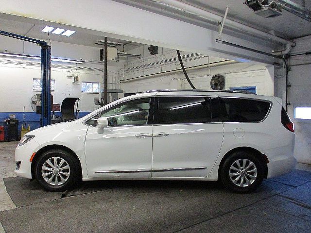 Photo 3 VIN: 2C4RC1BG1JR214369 - CHRYSLER PACIFICA 