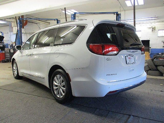 Photo 4 VIN: 2C4RC1BG1JR214369 - CHRYSLER PACIFICA 