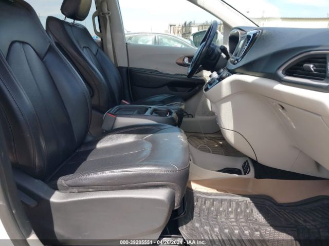 Photo 4 VIN: 2C4RC1BG1KR627765 - CHRYSLER PACIFICA 