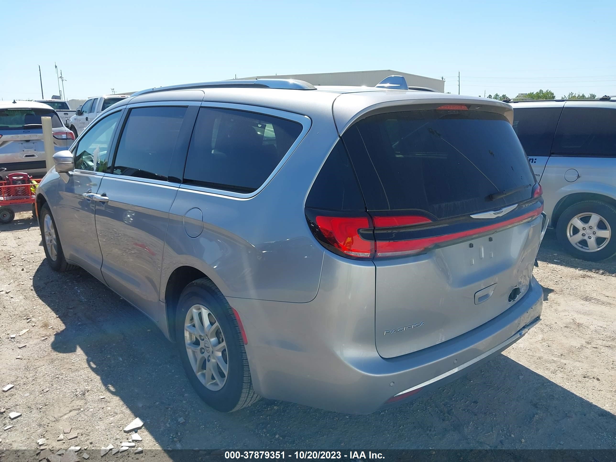 Photo 2 VIN: 2C4RC1BG1MR532318 - CHRYSLER PACIFICA 