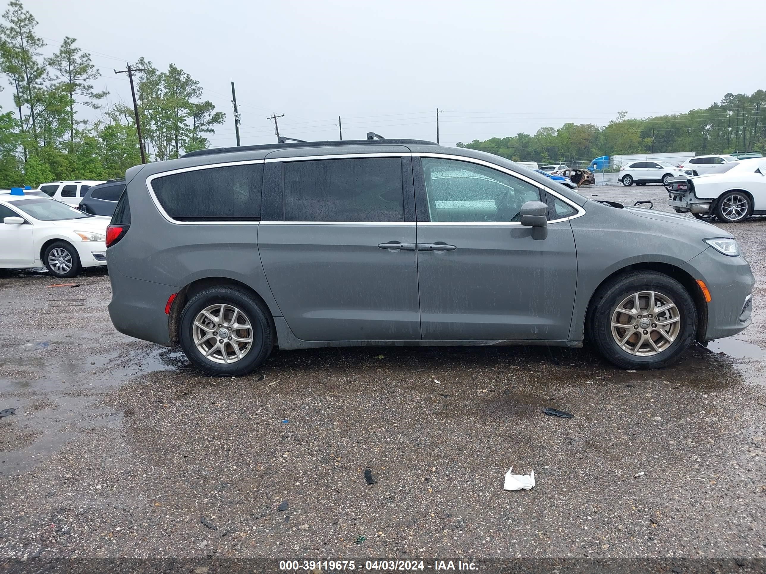 Photo 12 VIN: 2C4RC1BG1NR142429 - CHRYSLER PACIFICA 