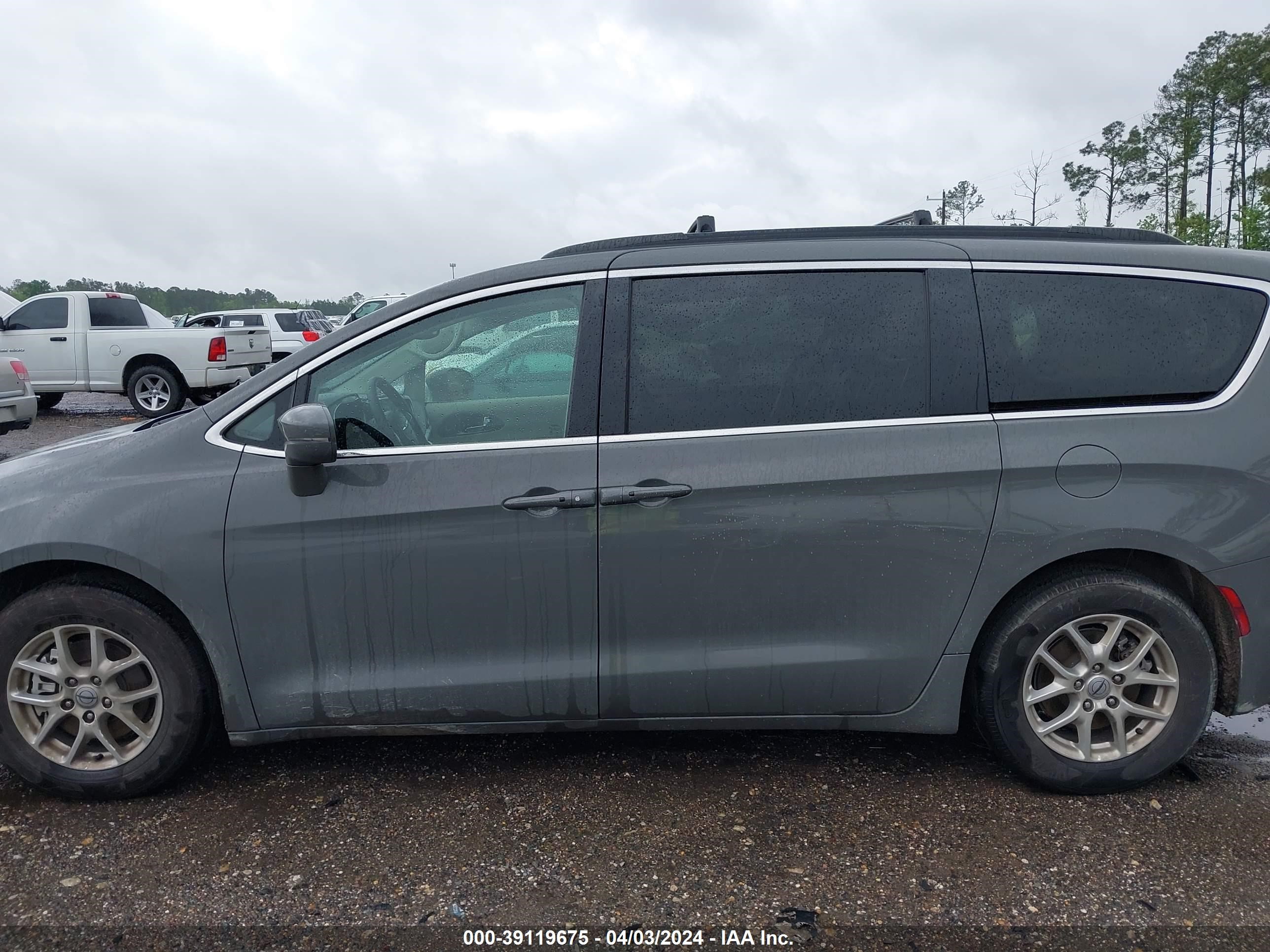 Photo 13 VIN: 2C4RC1BG1NR142429 - CHRYSLER PACIFICA 