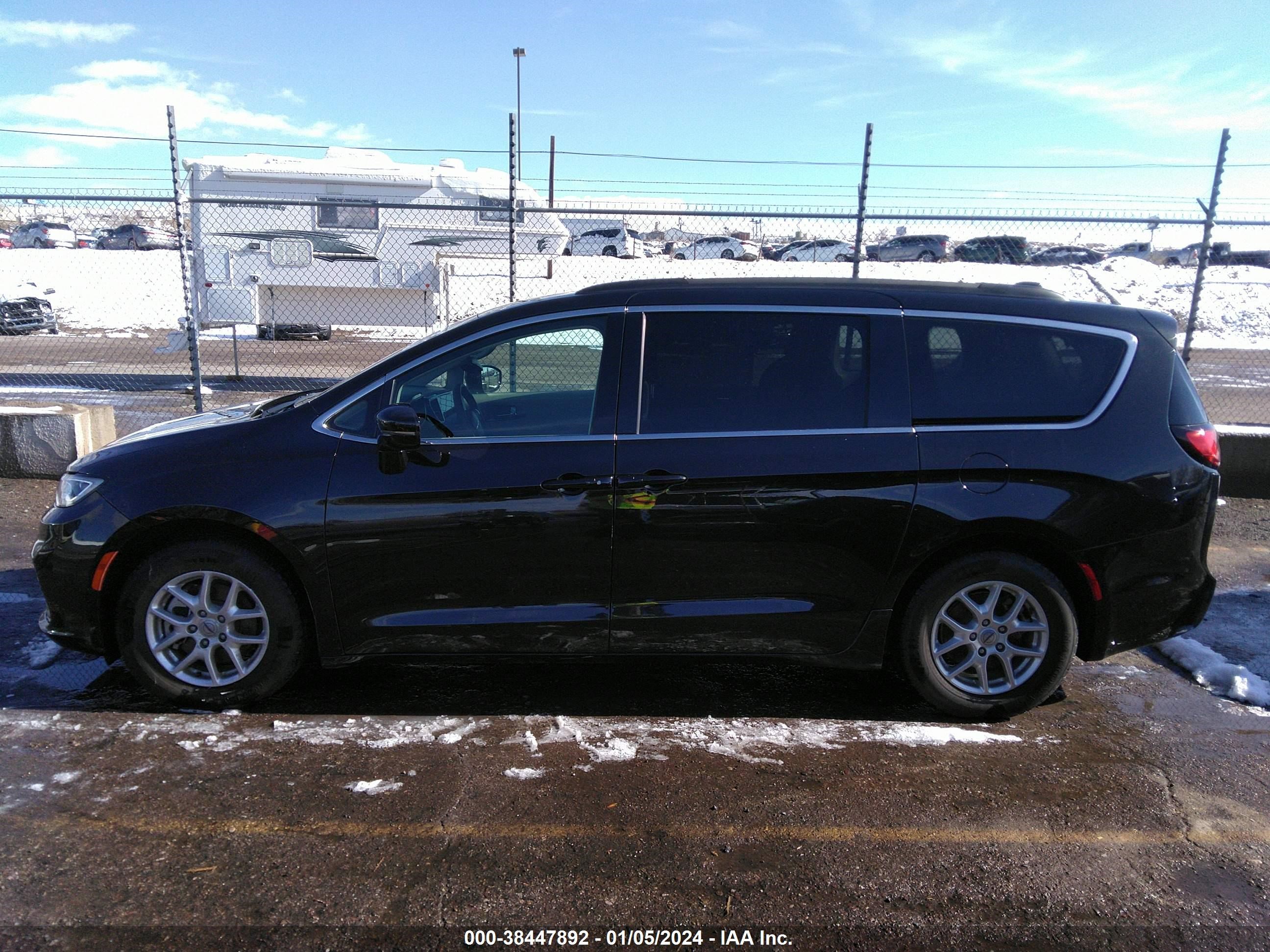 Photo 13 VIN: 2C4RC1BG1NR178138 - CHRYSLER PACIFICA 