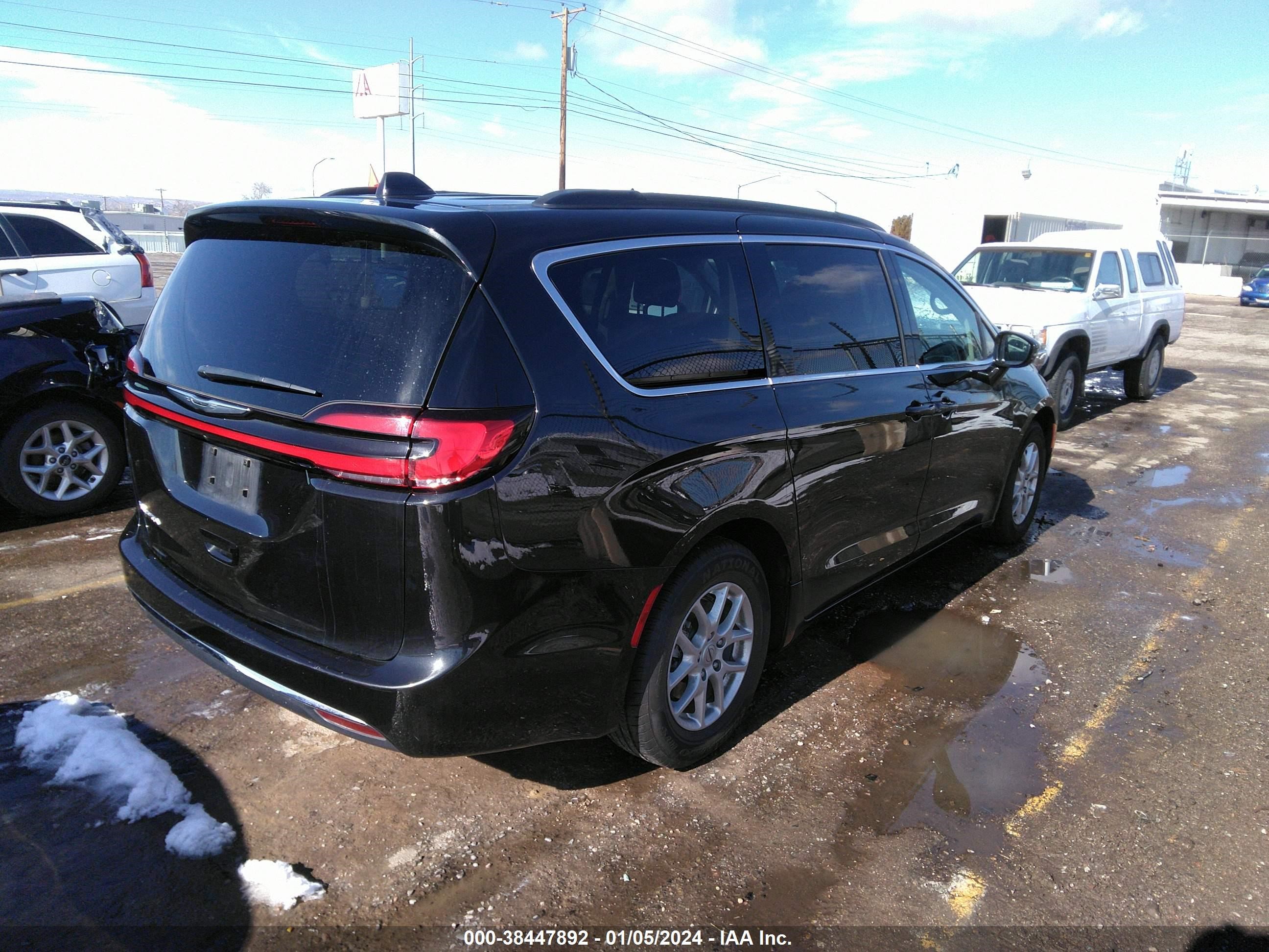 Photo 3 VIN: 2C4RC1BG1NR178138 - CHRYSLER PACIFICA 