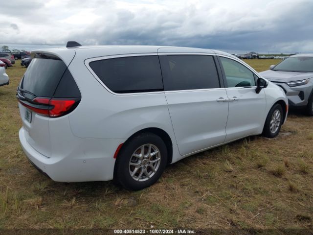 Photo 3 VIN: 2C4RC1BG1PR526152 - CHRYSLER PACIFICA 