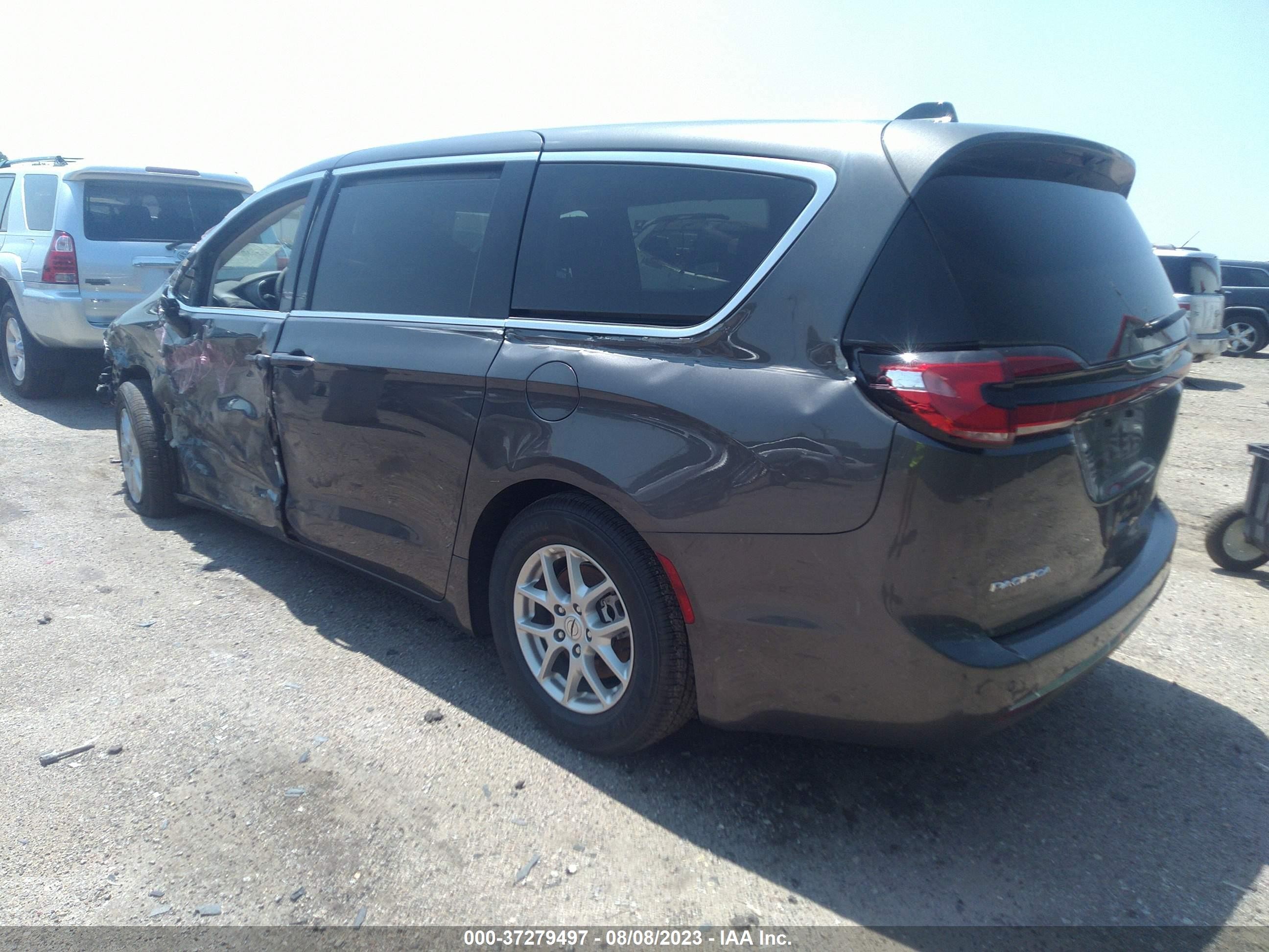 Photo 2 VIN: 2C4RC1BG1PR546675 - CHRYSLER PACIFICA 