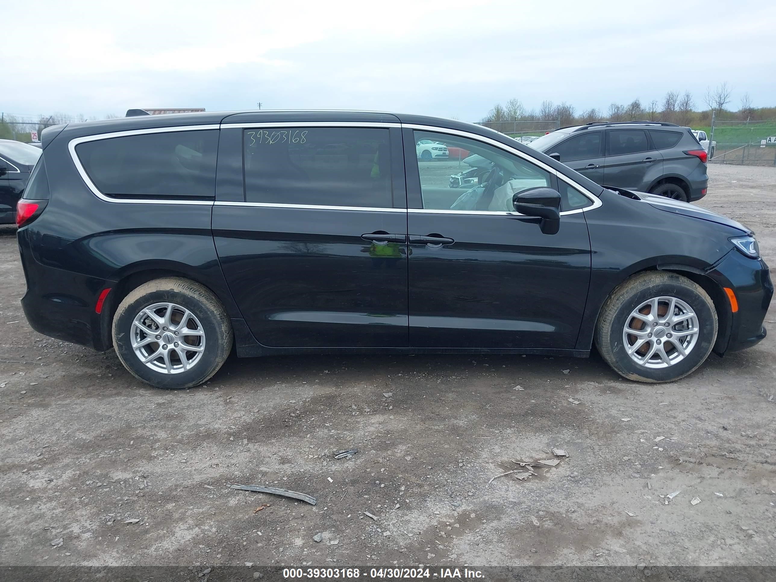 Photo 13 VIN: 2C4RC1BG1PR552718 - CHRYSLER PACIFICA 