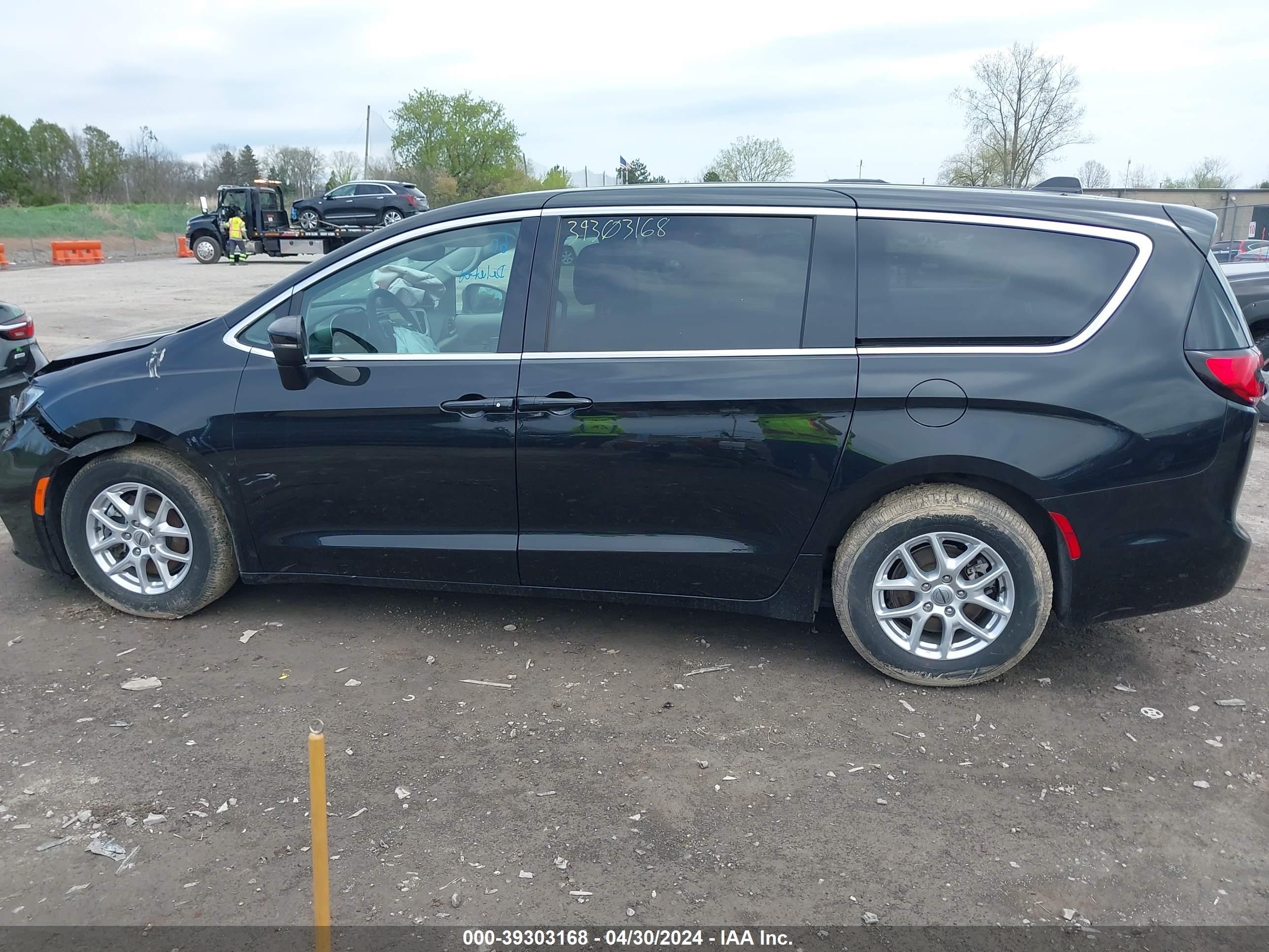 Photo 14 VIN: 2C4RC1BG1PR552718 - CHRYSLER PACIFICA 