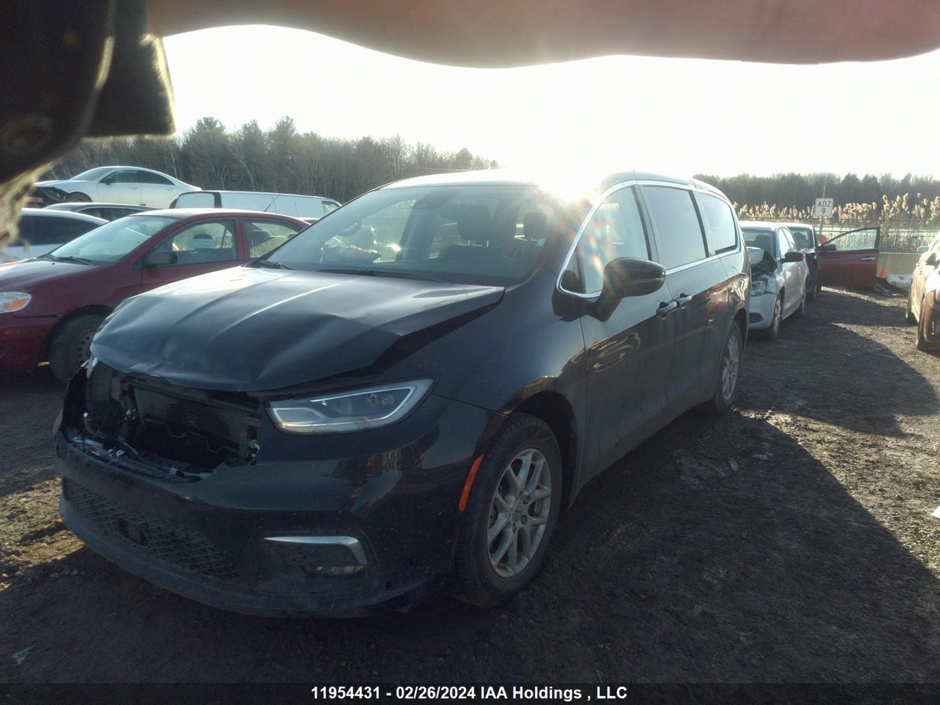 Photo 1 VIN: 2C4RC1BG1PR561127 - CHRYSLER PACIFICA 