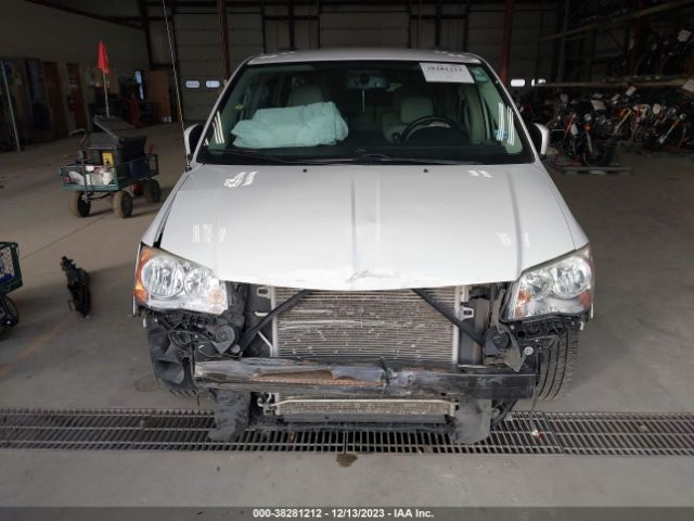 Photo 5 VIN: 2C4RC1BG2CR228364 - CHRYSLER TOWN & COUNTRY 