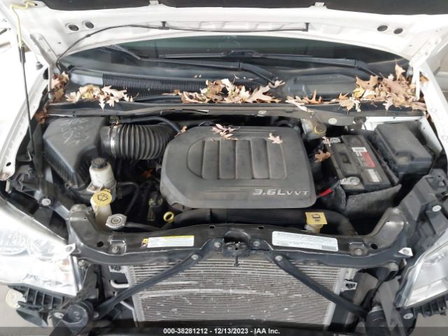 Photo 9 VIN: 2C4RC1BG2CR228364 - CHRYSLER TOWN & COUNTRY 