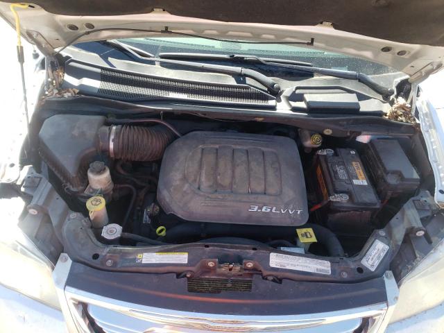 Photo 6 VIN: 2C4RC1BG2CR286748 - CHRYSLER TOWN &AMP COU 