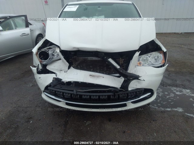 Photo 5 VIN: 2C4RC1BG2CR320297 - CHRYSLER TOWN & COUNTRY 