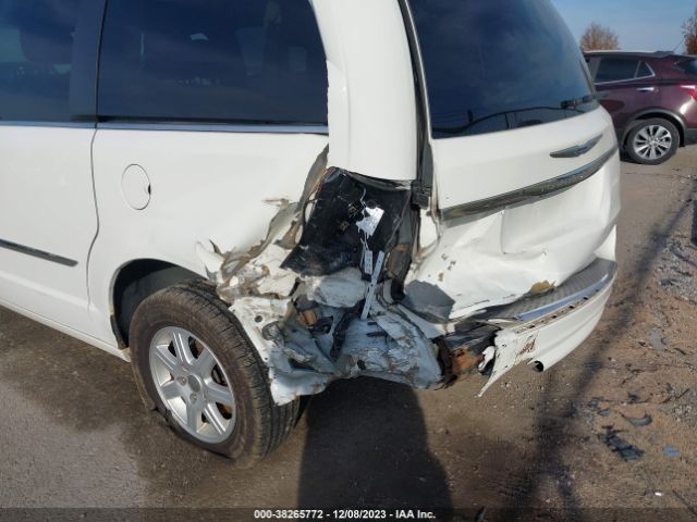 Photo 5 VIN: 2C4RC1BG2CR359617 - CHRYSLER TOWN COUNTRY 