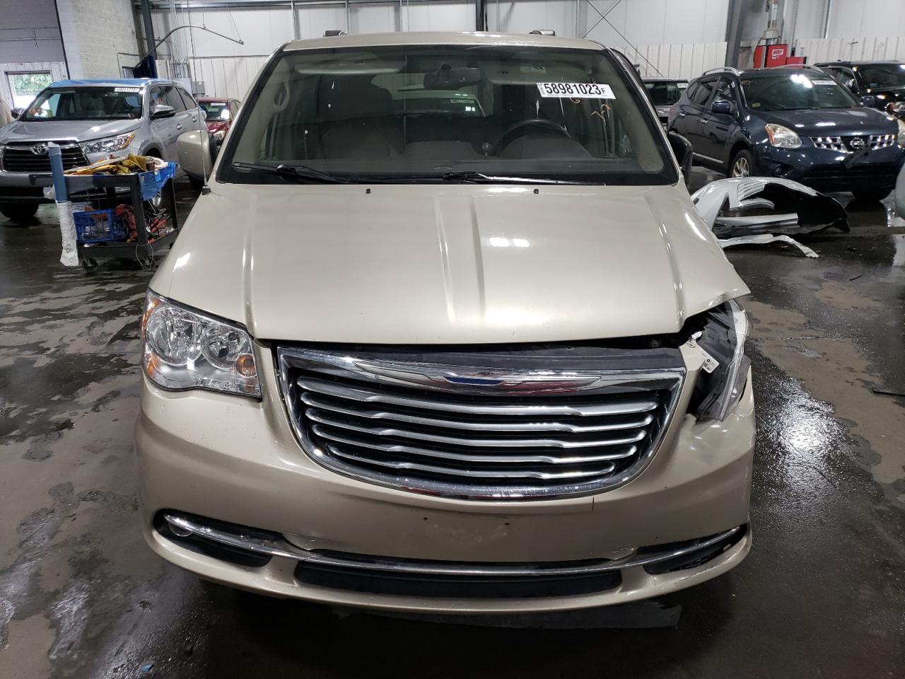 Photo 4 VIN: 2C4RC1BG2DR720314 - CHRYSLER TOWN & COUNTRY 