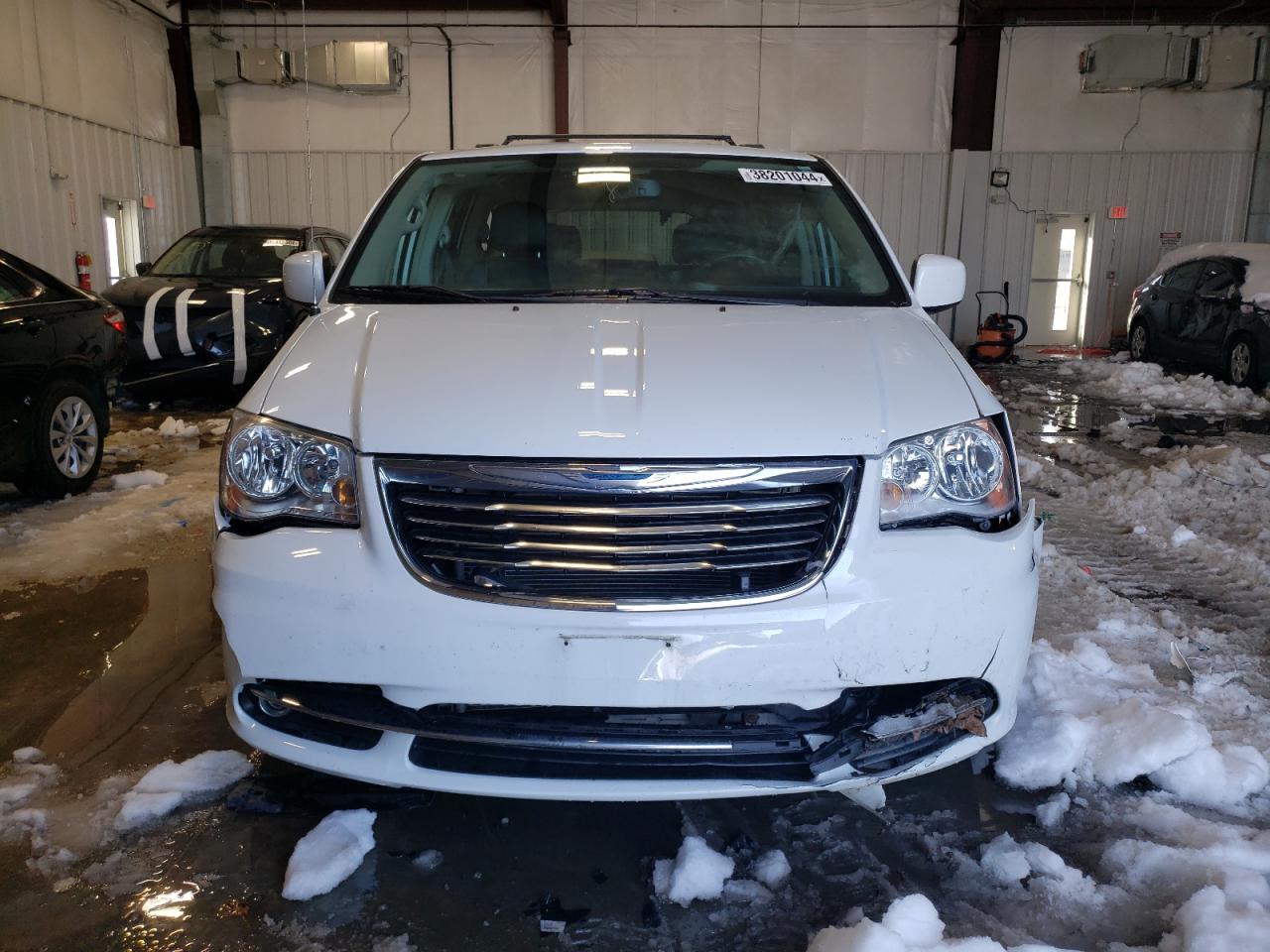 Photo 4 VIN: 2C4RC1BG2DR815634 - CHRYSLER TOWN & COUNTRY 