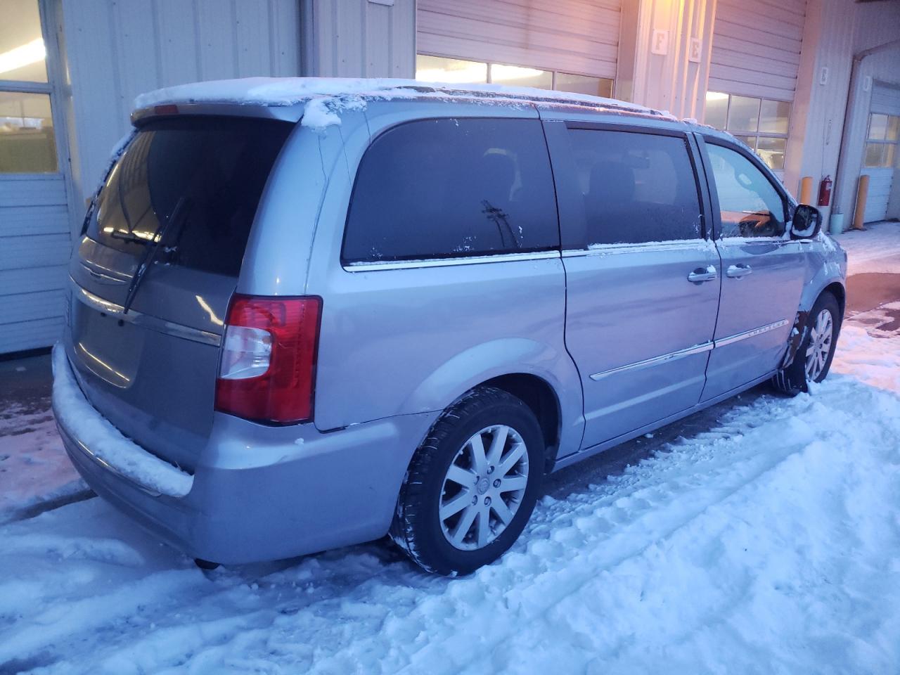 Photo 2 VIN: 2C4RC1BG2FR534212 - CHRYSLER TOWN & COUNTRY 