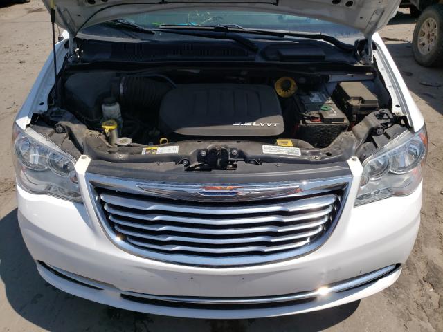 Photo 6 VIN: 2C4RC1BG2FR538583 - CHRYSLER TOWN &AMP COU 