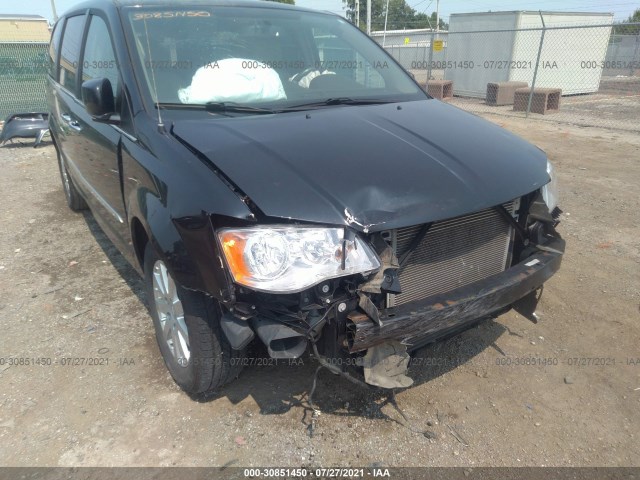 Photo 5 VIN: 2C4RC1BG2FR611077 - CHRYSLER TOWN & COUNTRY 